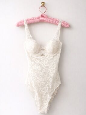 Elegant Vintage Lace Bodysuit in White Fairycore angelcore coquette dreamy 34B